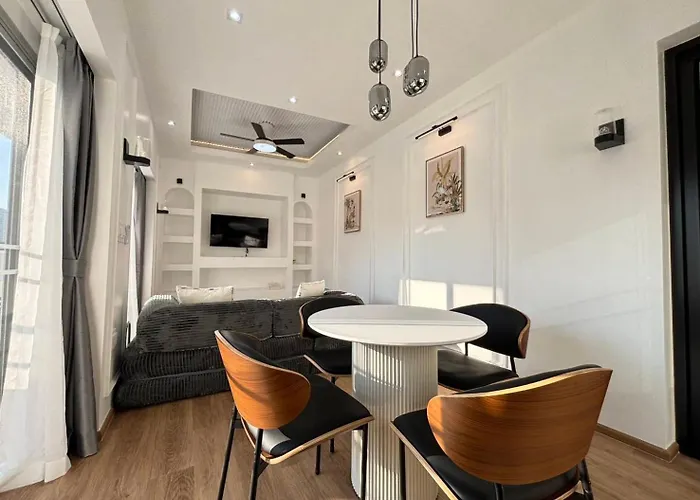 Silom I Private For 6 Guests Near Bts Chong Nonsi
