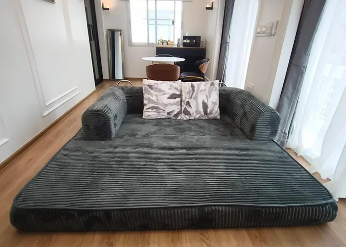 Silom I Private For 6 Guests Near Bts Chong Nonsi *