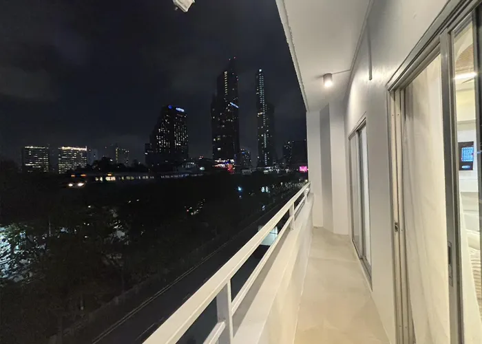 Silom I Private For 6 Guests Near Bts Chong Nonsi *